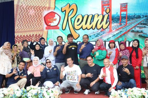 Herman Deru Titip Pesan Ketua Baru IKA SMANTA : Tingkatkan Keakraban Tanpa Pandang Status dan Kasta. Foto : humas pemprov