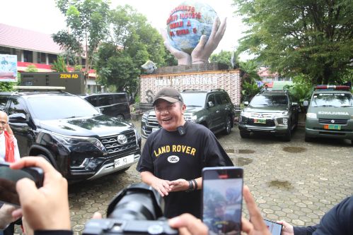 Herman Deru Titip Pesan Ketua Baru IKA SMANTA : Tingkatkan Keakraban Tanpa Pandang Status dan Kasta. Foto : humas pemprov