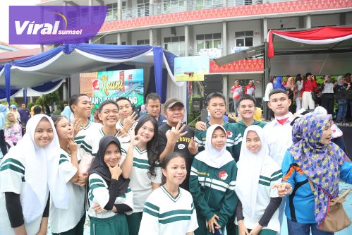 Herman Deru Titip Pesan Ketua Baru IKA SMANTA : Tingkatkan Keakraban Tanpa Pandang Status dan Kasta. Foto : humas pemprov