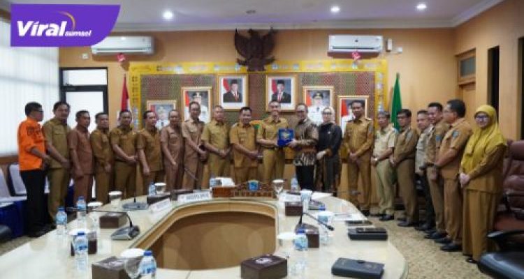 Bupati OKI dan DPR RI Bahas Solusi Efisiensi Anggaran, Wahyu Sanjaya Siap Perjuangkan Kebutuhan Infrastruktur OKI di Tingkat Pusat. Foto : viralsumsel.com /zep