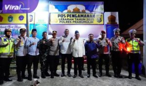 Malam Takbiran, Wali Kota dan Wakil Wali Kota Prabumulih Pantau Keamanan Lewat Vidcon dan Tinjau Langsung Titik PAM. Foto : viralsumsel.com /man