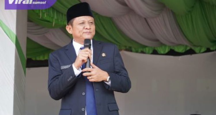Bupati Kabupaten OKU Timur, Ir H Lanosin, ST, MT. Foto : viralsumsel.com /lai