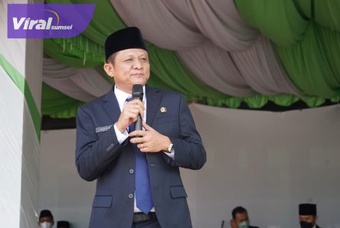 Bupati Kabupaten OKU Timur, Ir H Lanosin, ST, MT. Foto : viralsumsel.com /lai