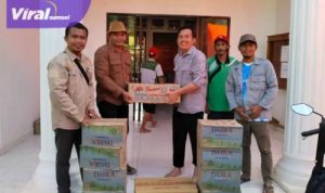 Pemdes Berlian Makmur Tunjukkan Aksi Nyata di Tengah Bencana, Bantu Korban Banjir di Desa Peninggalan Tungkal Jaya. Foto : viralsumsel.com