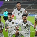 Para pemain Timnas Indonesia U-17 selebrasi usai mengalahkan Afganistan U-17 pada laga pamungkas penyisihan Grup C Piala Asia U-17 2025. Foto : igpssi