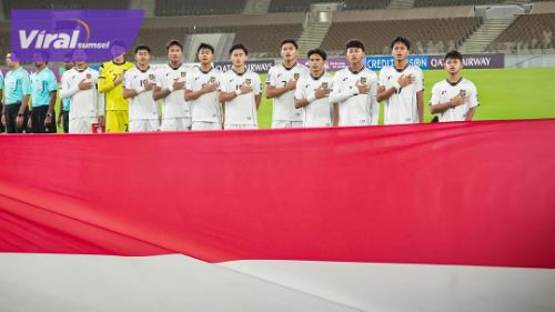 Timnas Indonesia U-17 sebelum menghadapi Timnas Afganistan U-17 pada laga pamungkas Grup C Piala Asia U-17. Foto : igpssi