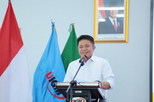 Gubernur Sumatera Selatan (Sumsel) H. Herman Deru mendukung dan sangat mengapresiasi Program Beasiswa Program Studi Kedokteran untuk Anak Desa yang diinisiasi Kampus Universitas Indo Global Mandiri (UIGM). Foto : humas pemprov