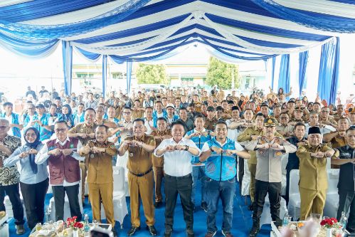 Setelah Sekian Lama Diperjuangkan, Gubernur Herman Deru Akhirnya Resmi Nyalakan Listrik PLN di Lima Desa di Kecamatan Keluang Muba. Foto : viralsumsel.com /win