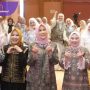Ketua TP PKK Sumsel Feby Deru Bersama Lidyawati Cik Ujang Kompak Hadiri Seminar Parenting dan Talkshow IIPK BSB. Foto : viralsumsel.com /win