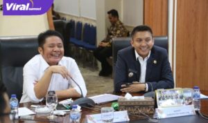 Gubernur Herman Deru Komitmen Bantu Perbaikan Infrastruktur Jalan dan Pembangunan RTLH di Kabupaten Ogan Ilir. Foto : viralsumsel.com /win