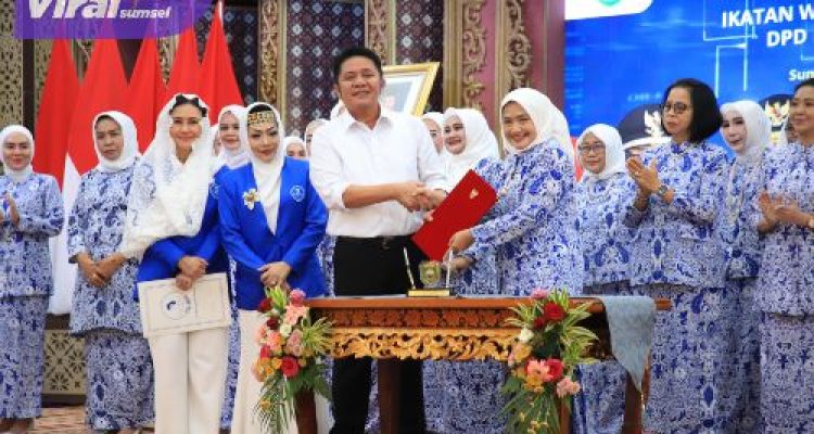 Gubernur Herman Deru Harapkan IWAPI Sumsel Menjadi Mentor Bagi Pengusaha Perempuan di Daerah. Foto : viralsumsel.com /viralsumsel.com /win