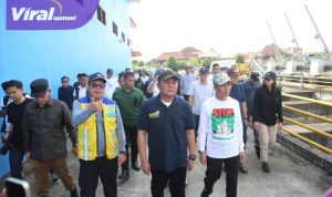 Kolaborasi Atasi Banjir, Gubernur Sumsel dan Wali Kota Palembang Tinjau Stasiun Pengendali Banjir Sungai Bendung. Foto : viralsumsel.com /win