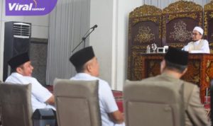 Gubernur Herman Deru dan Wagub Cik Ujang Hadiri Tabligh Akbar Satu Hari Bersama Al- Qur'an Bareng Ustadz Adi Hidayat. Foto : viralsumsel.com /win
