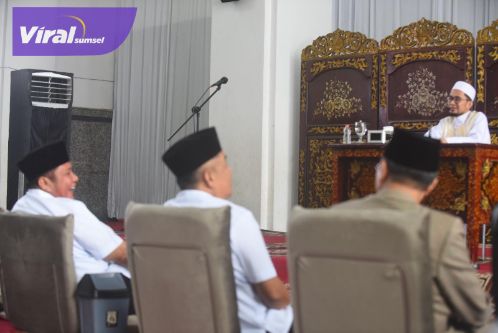 Gubernur Herman Deru dan Wagub Cik Ujang Hadiri Tabligh Akbar Satu Hari Bersama Al- Qur'an Bareng Ustadz Adi Hidayat. Foto : viralsumsel.com /win