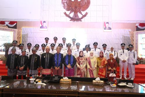 Gubernur Herman Deru Bersama Ketua TP PKK Sumsel Feby Deru Hadiri Paripurna HUT Kabupaten Pali ke-12 Tahun 2025. Foto : humas pemprov