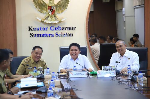 Didampingi Wagub Cik Ujang, Gubernur Herman Deru Paparkan Potensi Sumsel Kepada Peserta PKDN Sespimti Polri Dikreg ke-34. Foto : viralsumsel.com /win
