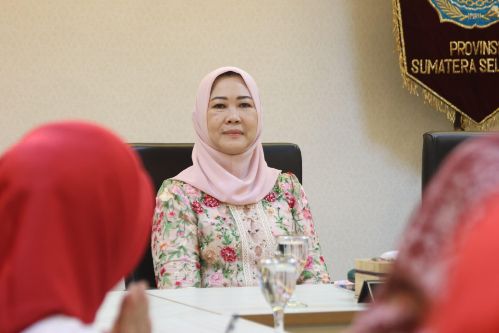 Ketua TP PKK Sumsel Febrita Lustia HD Harapkan Keberadaan Perempuan Indonesia Maju Berkontribusi Dalam Mensejahterakan Masyarakat Sumsel. Foto : viralsumsel.com /win