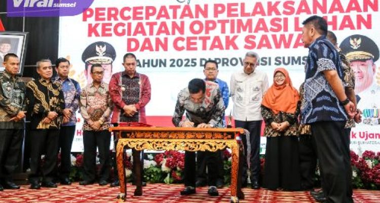 Pemkab Muba Siap Dukung Swasembada Pangan, Bupati Toha Tanda Tangani Kontrak SID Tahun 2025. Foto : viralsumsel.com /dev
