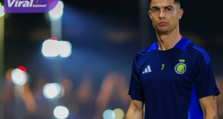 Penyerang sekaligus kapten Al Nassr Cristiano Ronaldo saat latihan jelang laga perempatfinal Liga Champions Asia. Foto : igalnassr