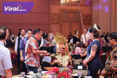 Wagub Cik Ujang Harapkan Re-Launching Grand Ballroom Hotel Aryaduta Dongkrak Industri Bisnis Sumsel. Foto : viralsumsel.com /win
