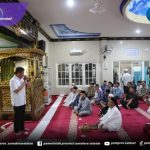Gubernur Herman Deru Safari Erat Silaturahmi Dengan Jamaah Sholat Masjid Nurul Yakin 9 Ulu. Foto : viralsumsel.com /win