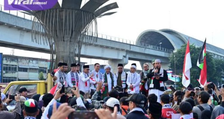 Hadir dalam Kegiatan Long March, Walikota Palembang Serukan Dukungan untuk Kemerdekaan Palestina. Foto : viralsumsel.com /nto