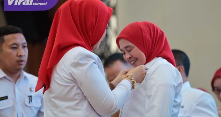 Ketua PMI Sumsel Feby Deru Lantik Dewan Kehormatan dan Pengurus PMI Kota Palembang Masa Bakti 2025-2030. Foto : viralsumsel.com /win