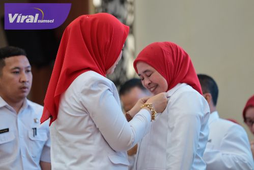 Ketua PMI Sumsel Feby Deru Lantik Dewan Kehormatan dan Pengurus PMI Kota Palembang Masa Bakti 2025-2030. Foto : viralsumsel.com /win