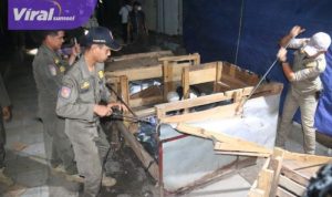 Pemkot Palembang “Gercep” Tertibkan PKL di Pasar 16 Ilir: Jalan dan Saluran Dikembalikan ke Fungsi Semula. Foto : viralsumsel.com /nto