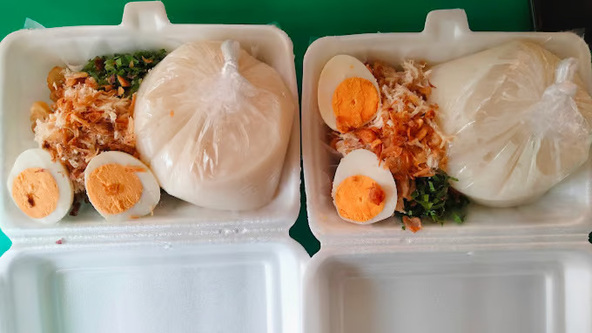 Kuliner Favorit Keluarga: Bubur Ayam Jakarta 46 di Surabaya. Foto: viralsumsel.com