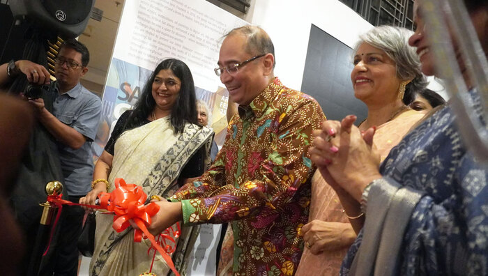 Dubes India Resmikan Pameran Seni Bertajuk Sacred Geometry: 13 Seniman Diaspora India di Jakarta Hadirkan Perpaduan Seni, Spiritualitas, dan Diplomasi Budaya. Foto: viralsumsel.com