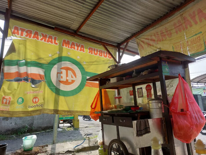 Lokasi Strategis Bubur Ayam Jakarta 46: Mudah Dijangkau di Surabaya. Foto: viralsumsel.com