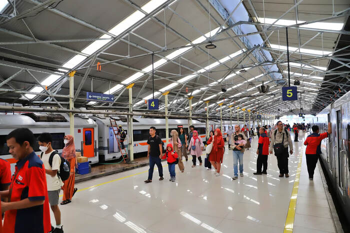 KAI Dukung Semangat Hari Buruh: Layanan Maksimal untuk Masyarakat Produktif Indonesia. Foot: viralsumsel.com