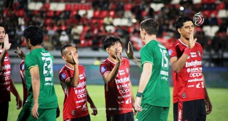 Akhir Kutukan? Persebaya Tantang Bali United demi Pecahkan Rekor Buruk 5 Kekalahan Beruntun! Foto : lib