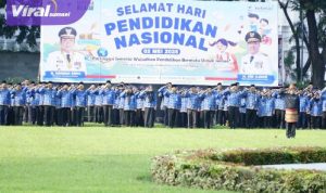 Irup Hardiknas, Sekda Sumsel Edward Candra Bacakan Amanat Tertulis Mendikdasmen RI. Foto : viralsumsel.com /win