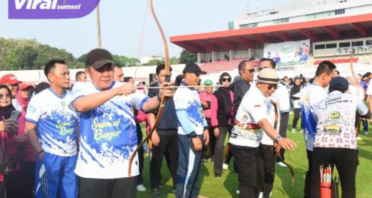 Gubernur Herman Deru Harapkan Para Atlet Provinsi Sumsel Sukses Dulang Prestasi Diajang Pornas Korpri dan Fornas 2025. Foto : viralsumsel.com /win