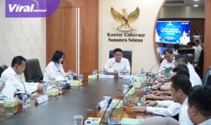 Gubernur Sumsel Herman Deru Simak Paparan Program Strategis Bupati OKU Selatan Tahun 2025. Foto : viralsumsel.com /win