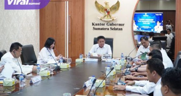 Gubernur Sumsel Herman Deru Simak Paparan Program Strategis Bupati OKU Selatan Tahun 2025. Foto : viralsumsel.com /win