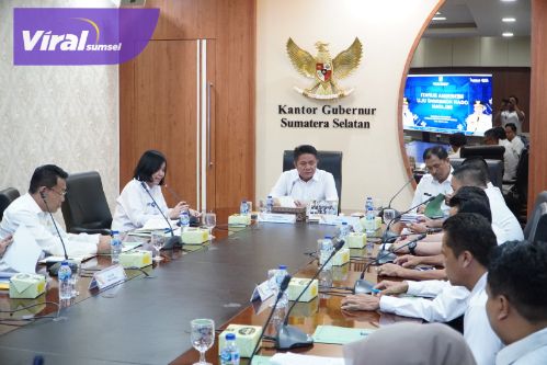 Gubernur Sumsel Herman Deru Simak Paparan Program Strategis Bupati OKU Selatan Tahun 2025. Foto : viralsumsel.com /win