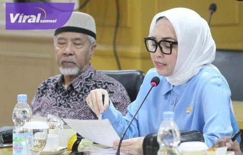 Hj. Eva Susanti Ucapkan Selamat Hari Pendidikan Nasional: Pendidikan Adalah Fondasi Masa Depan Bangsa. Foto : viralsumsel.com /ril