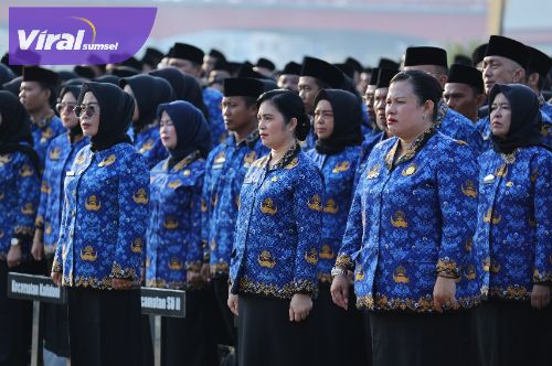 Ratu Dewa Tepati Janji, Lantik 3932 ASN Kota Palembang. Foto : viralsumsel.com /nto