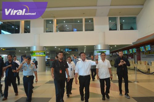 Gubernur Herman Deru Tinjau Kesiapan Bandara SMB II Palembang Layani Penerbangan Internasional. Foto : viralsumsel.com /win