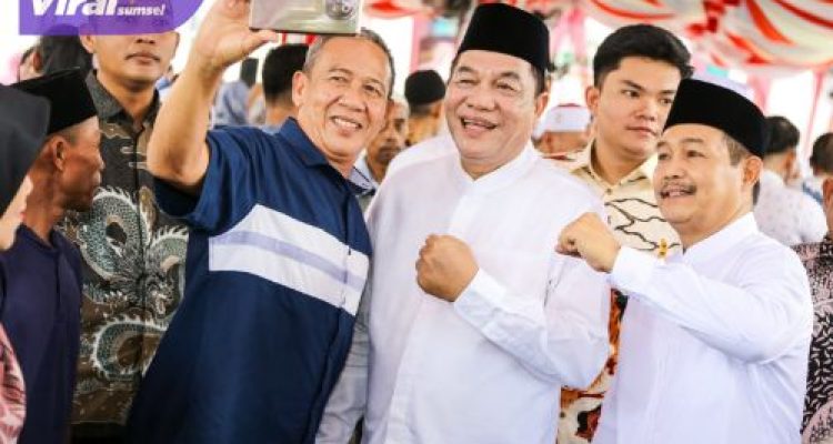Bupati H M Toha Bersama Wabup Rohman Lepas Ratusan Calon Jamaah Haji 2025. Foto : viralsumsel.com /win