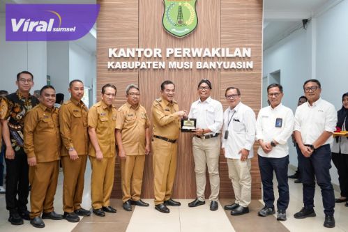 Bupati Musi Banyuasin (Muba), H M Toha, menerima audiensi dari Satuan Kerja Khusus Pelaksana Kegiatan Usaha Hulu Minyak dan Gas Bumi (SKK Migas) dan Kontraktor Kontrak Kerja Sama (KKKS) Wilayah Musi Banyuasin pada Senin, 5 Mei 2025. Foto : viralsumsel.com /dev