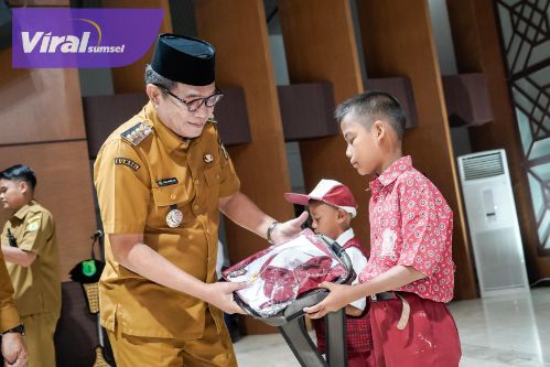 9.534 Siswa SD dan SMP di Muba Terima Bantuan Seragam Gratis! Foto : viralsumsel.com /dev