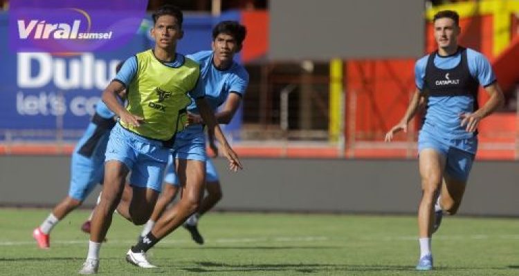 PSIS Semarang Terbenam di Dasar Klasemen, Ridwan: Lawan PSS Sleman adalah Final Nyata! Foto : lib
