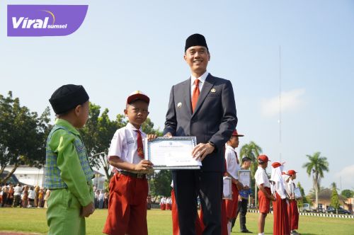 OKI Peringati Hardiknas dan Hari Otonomi Daerah, Soroti Pendidikan dan Inovasi Daerah. Foto : viralsumsel.com /zep