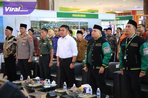 Gubernur Herman Deru Harapkan AMPHURI Menjadi Referensi Bagi Masyarakat Dalam Memilih Travel Perjalanan Umroh dan Haji. Foto : viralsumsel.com /win