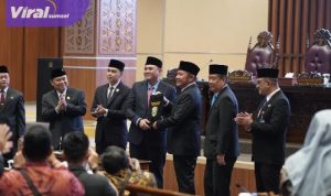 Rapat Paripurna XIII DPRD Sumsel: Gubernur dan DPRD Sumsel Sepakat Rancangan Awal RPJMD 2025–2029. Foto : viralsumsel.com / ril