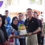 Kendalikan Inflasi Bupati OKI Muchendi Ajak Masyarakat Beli Beras "Kajang'. Foto : viralsumsel.com /ril